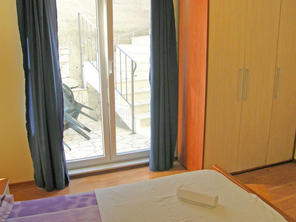 פרימוסטן Apartments Jurica מראה חיצוני תמונה