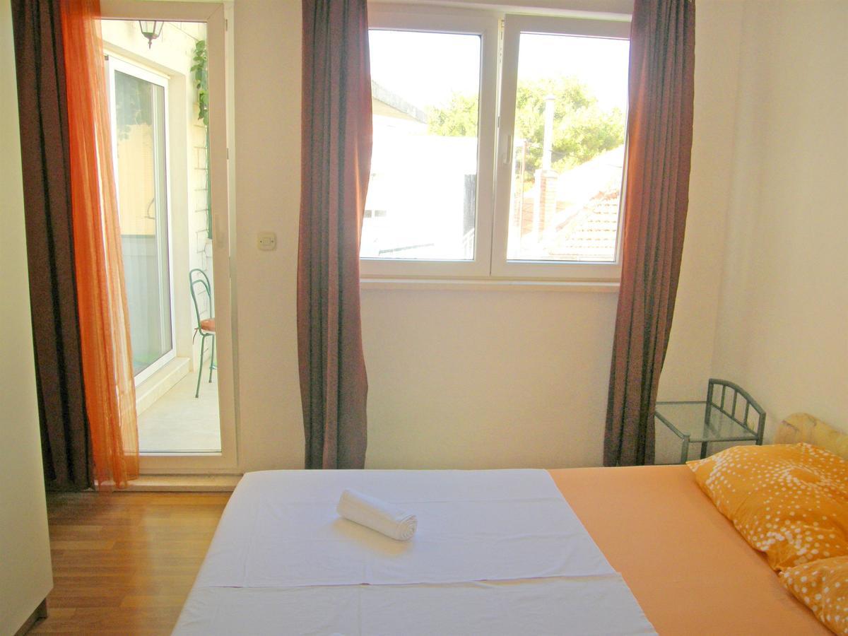 פרימוסטן Apartments Jurica מראה חיצוני תמונה