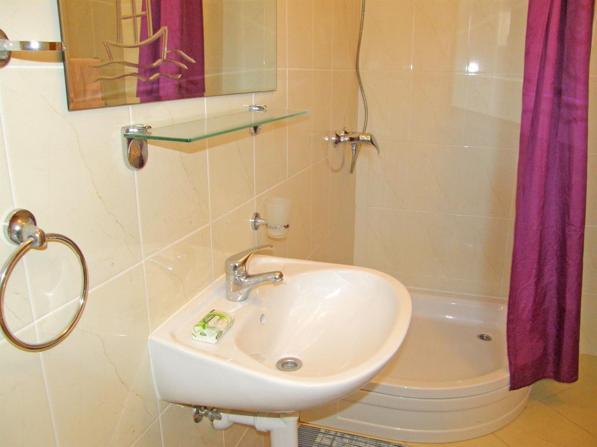 פרימוסטן Apartments Jurica מראה חיצוני תמונה