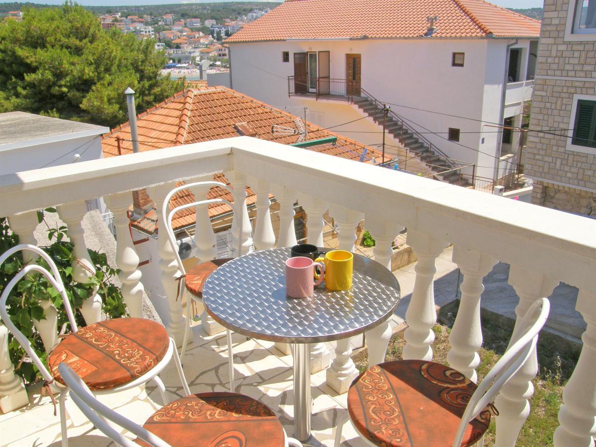 פרימוסטן Apartments Jurica מראה חיצוני תמונה