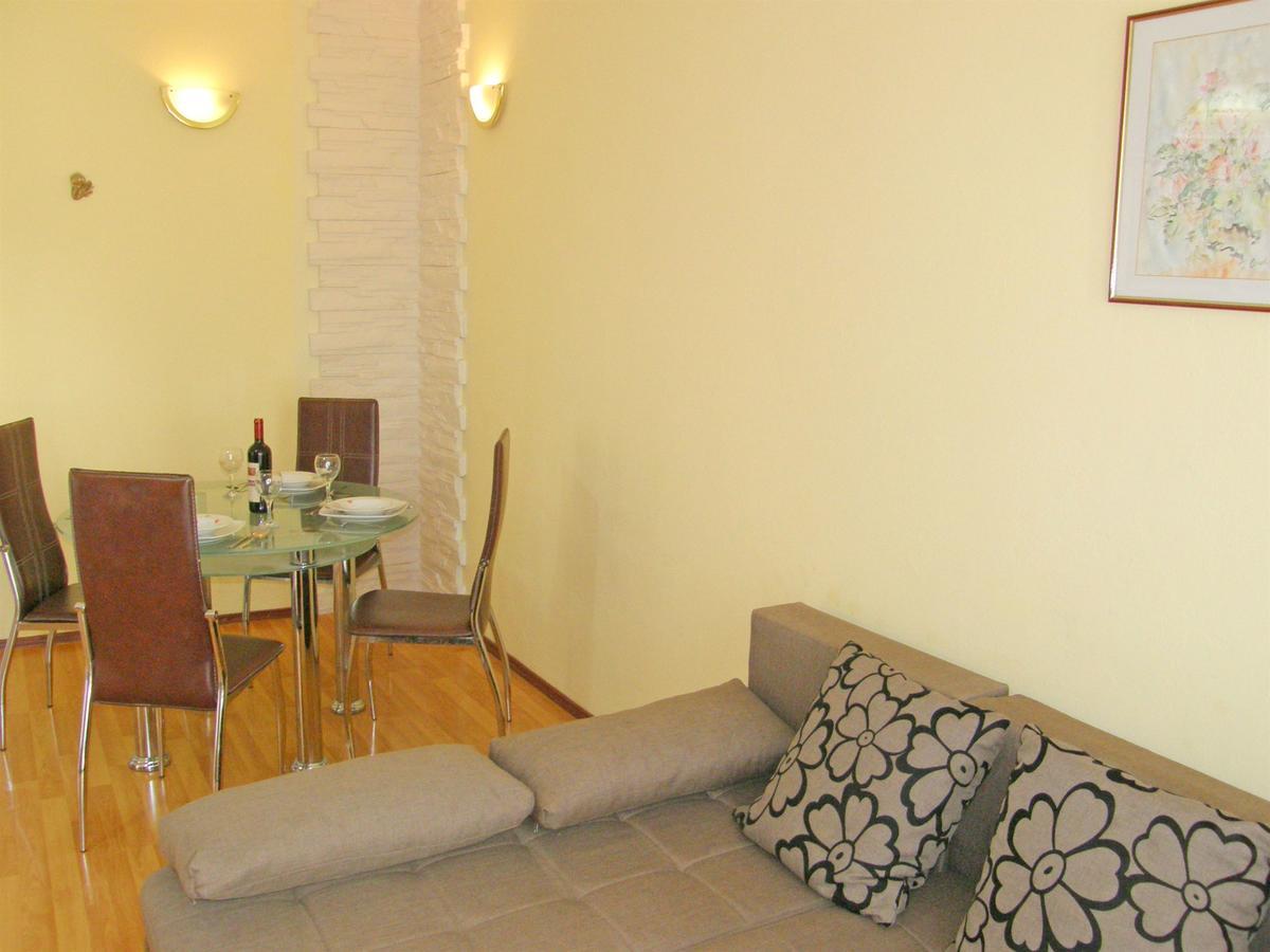 פרימוסטן Apartments Jurica מראה חיצוני תמונה